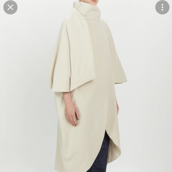 ISO Black Crane bid coat. Lmk if you have. Preferably is cream. - Picture 2 of 2